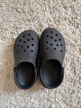 CROCS | Kids Black Classic Clog 🖤